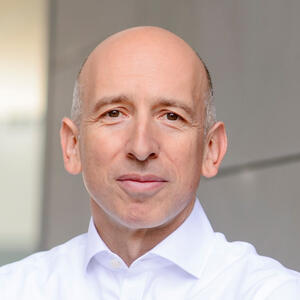 Hartmut Hubner Headshot